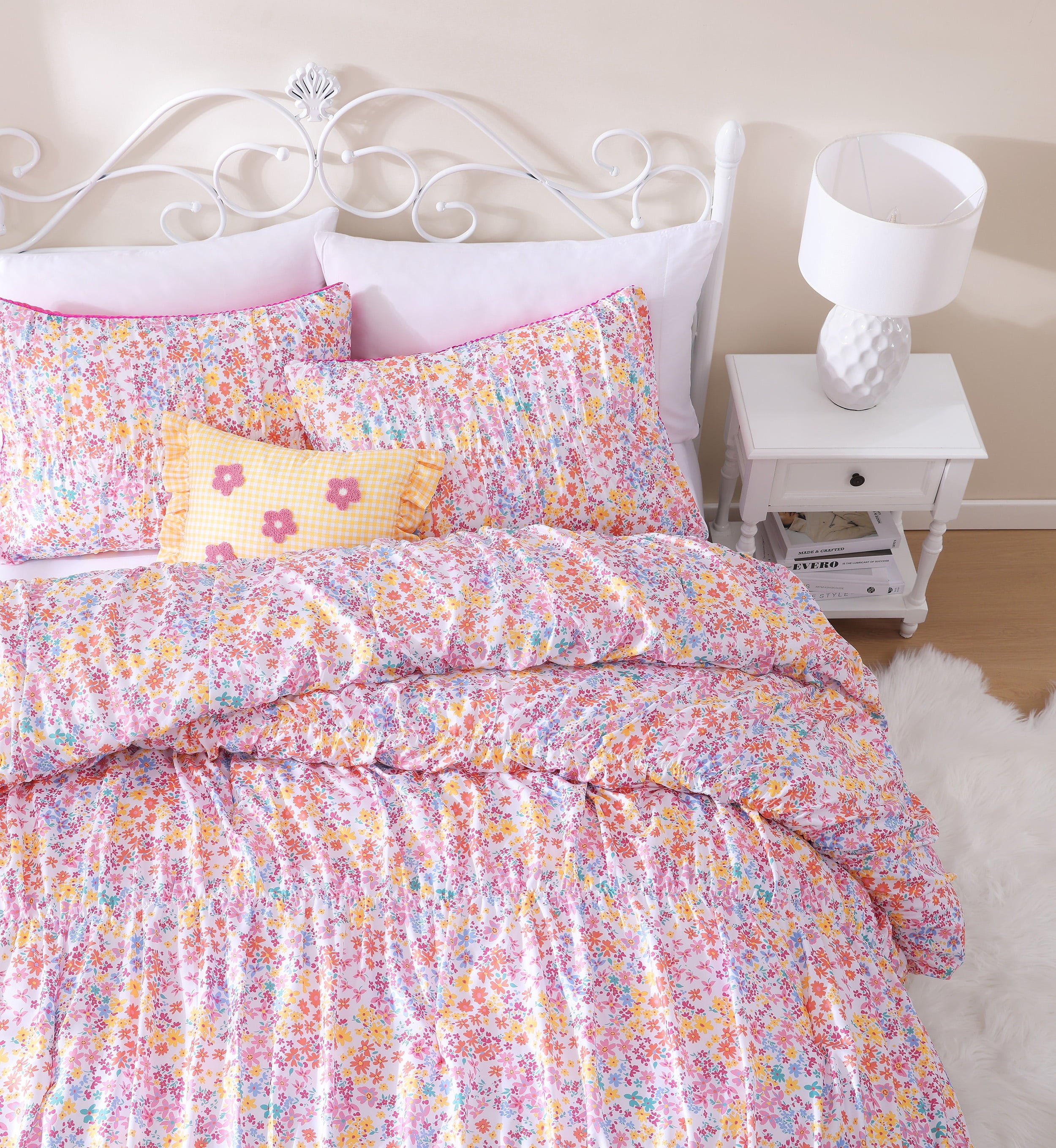 Garden Posies Pink 3-Piece Embellished Soft Microfiber Comforter Set - Twin